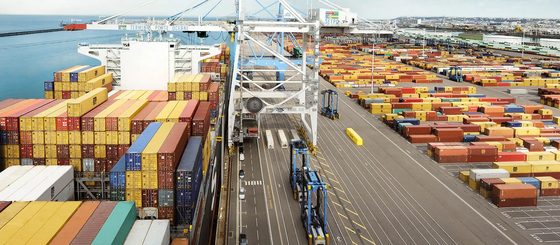 Port and shipping containers